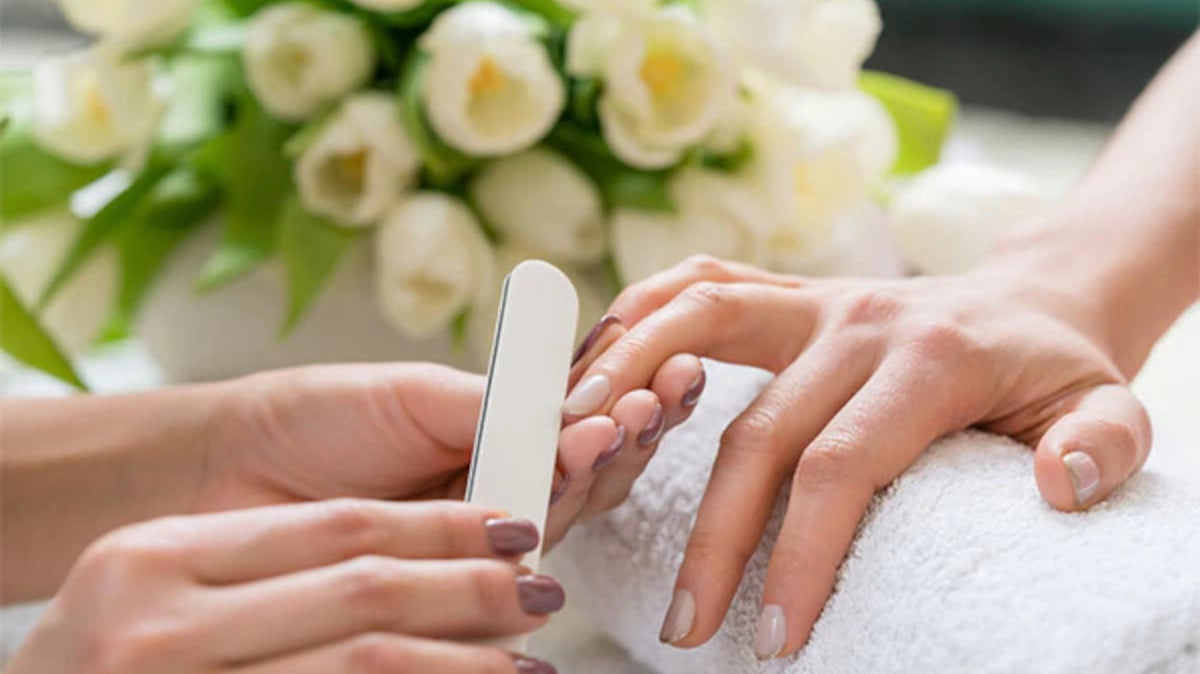5 Different Nail Shapes to Change Your Manicure Routine