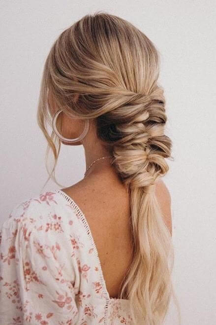 Easy Hair Ideas to Do For The Invitations